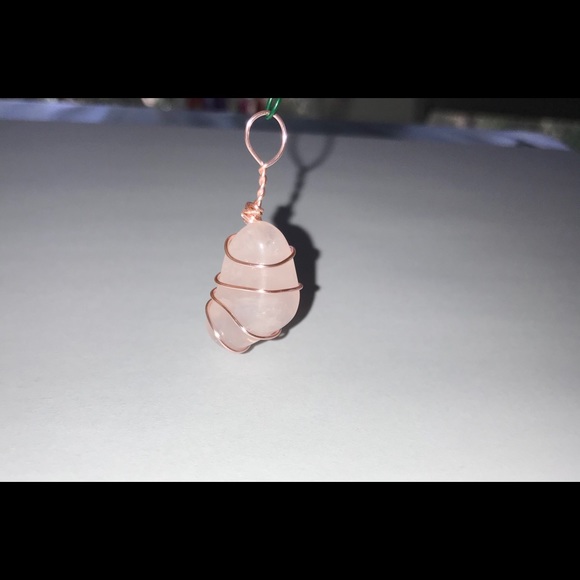 Rose Quarts Charm - Picture 2 of 3